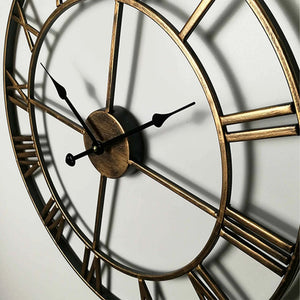 Horloge Murale Design en Fer Forgé – Chiffres Romains Sculptés 40 cm